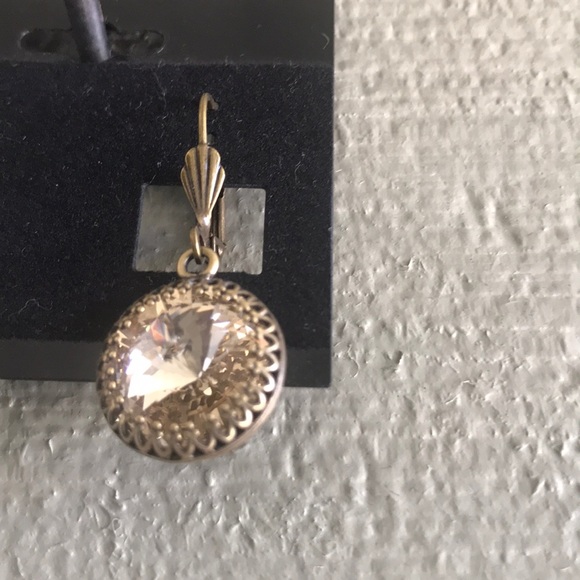 Champagne genuine Swarovski crystal earrings - Picture 2 of 3